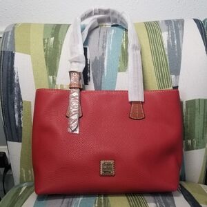 🎯👜Dooney & Bourke Pebble Grain Small Hanna Shoulder Bag Real Leather Purse Red